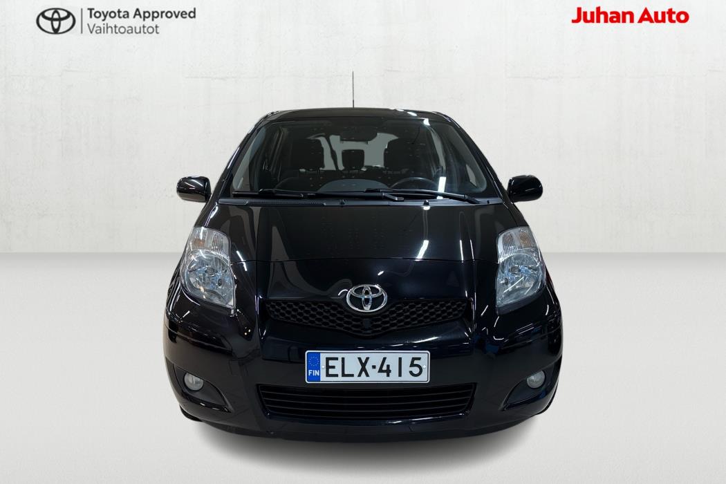 TOYOTA Yaris 2011