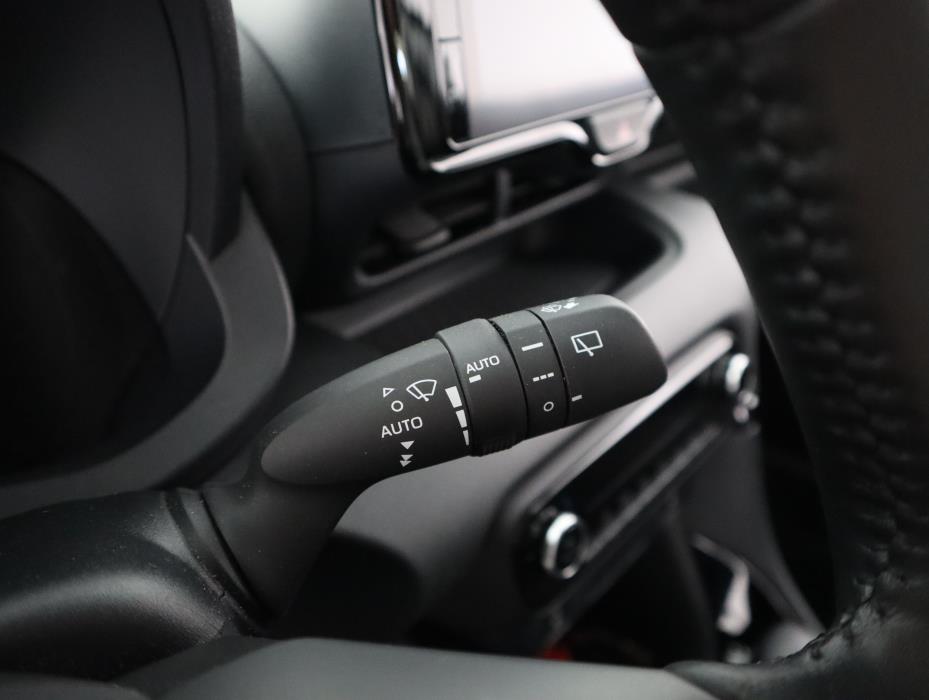 TOYOTA Yaris 2024