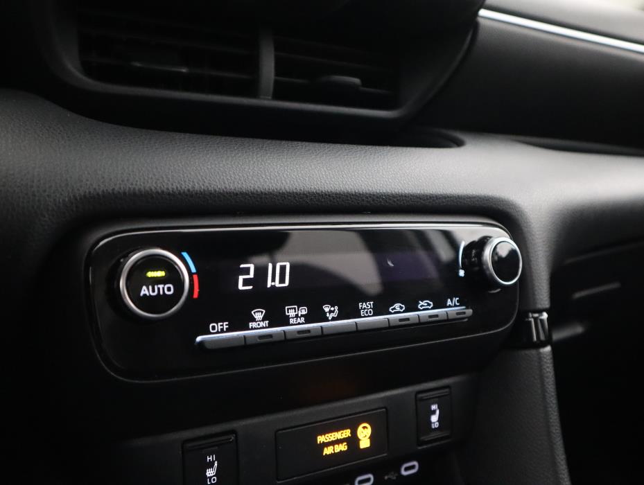 TOYOTA Yaris 2024