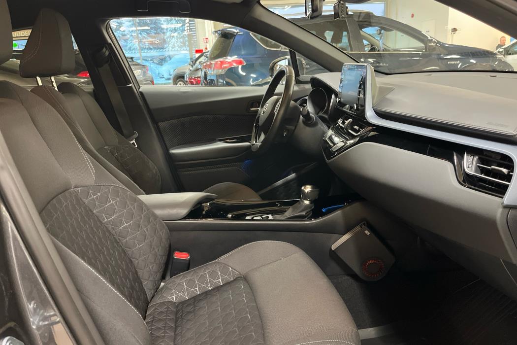 TOYOTA C-HR 2021