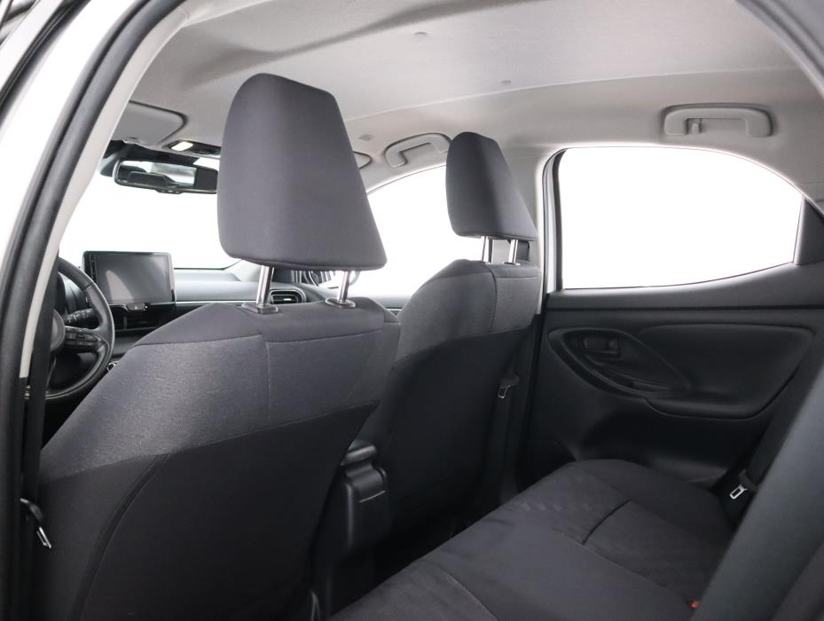 TOYOTA Yaris 2025