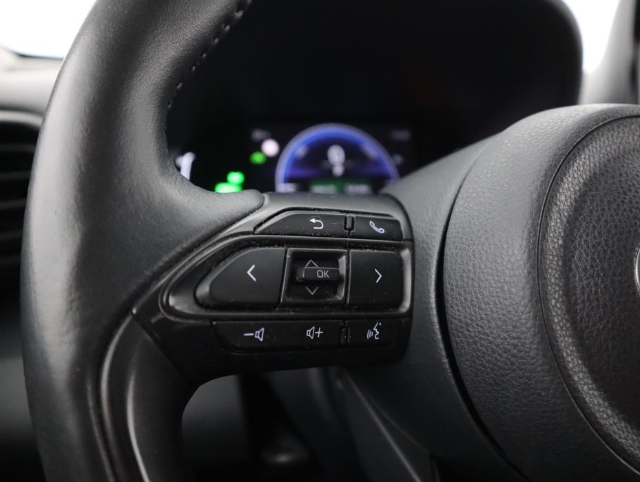 TOYOTA Yaris 2025