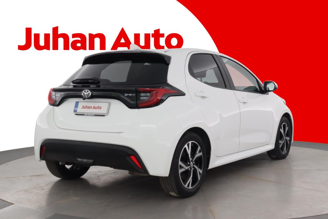TOYOTA Yaris 2025