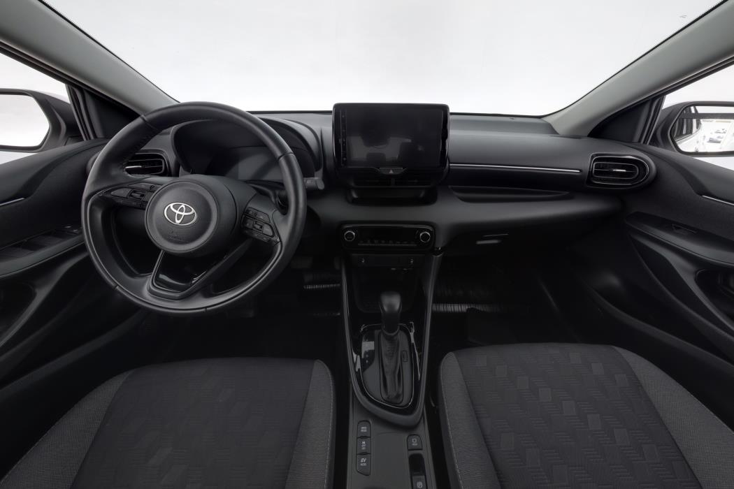 TOYOTA Yaris 2025