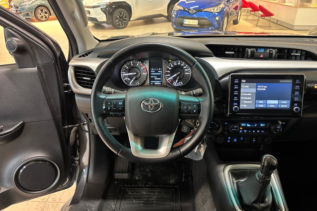 TOYOTA Hilux 2022
