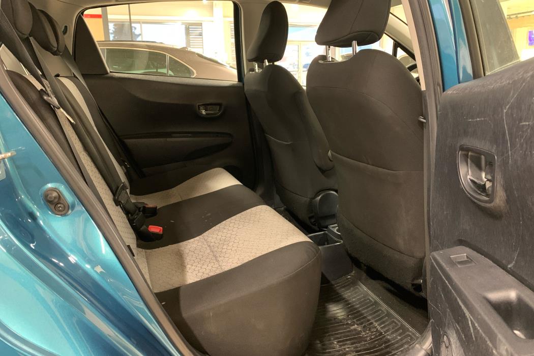 TOYOTA Yaris 2012