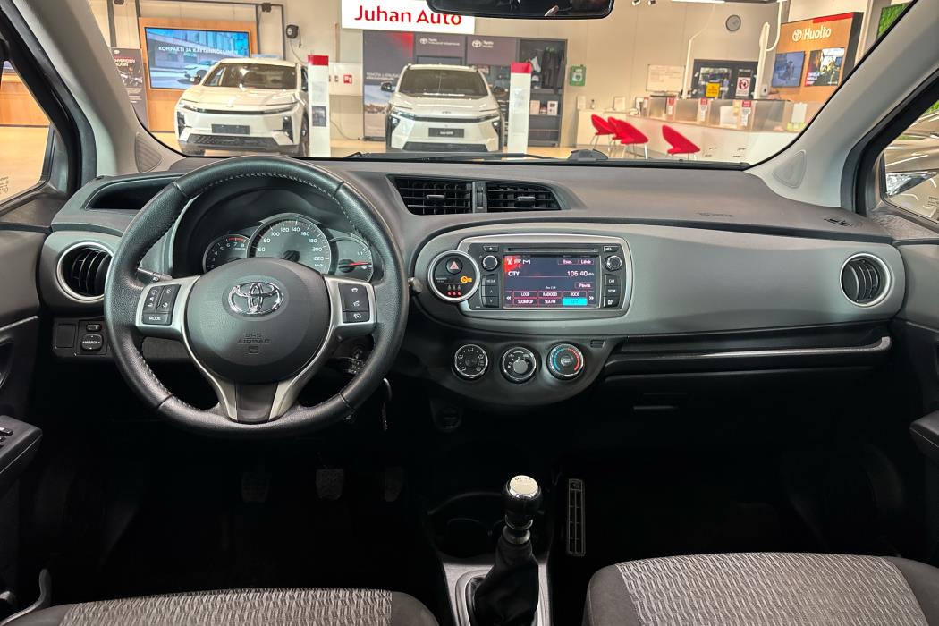 TOYOTA Yaris 2014
