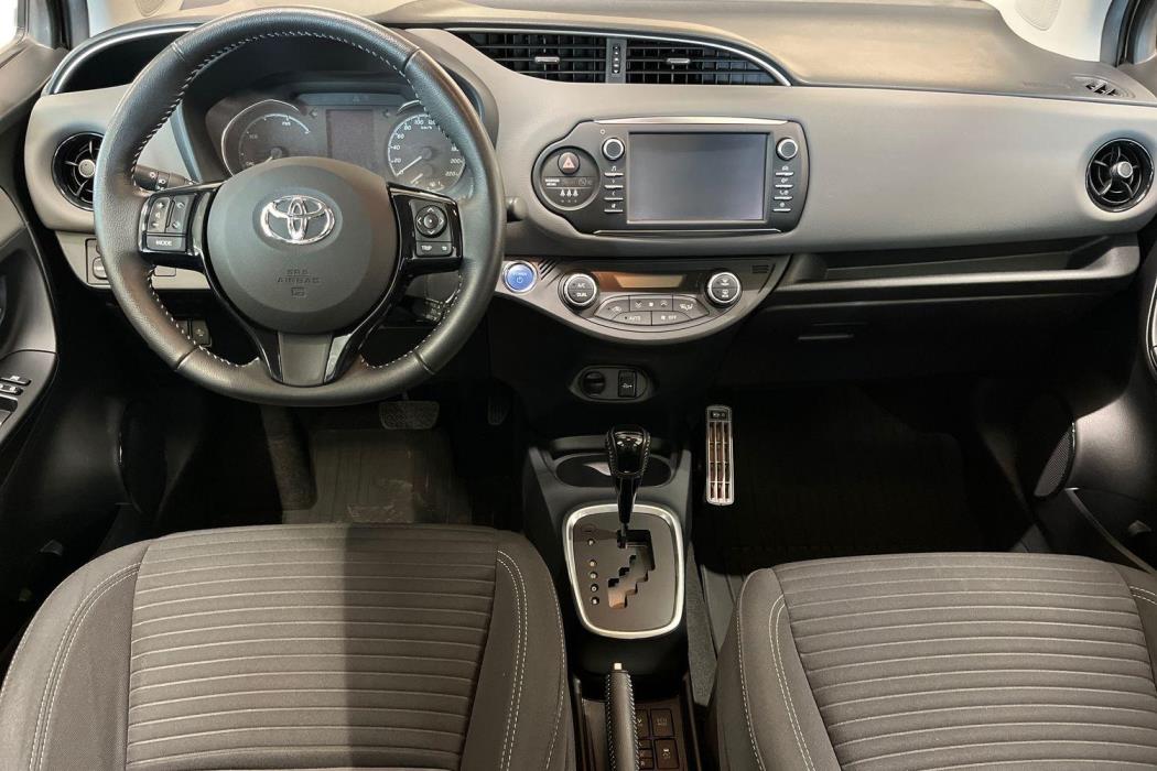 TOYOTA Yaris 2018