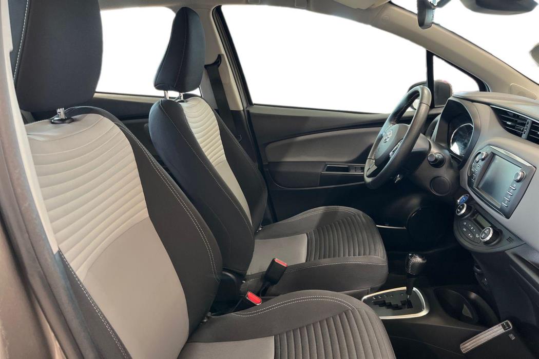 TOYOTA Yaris 2018