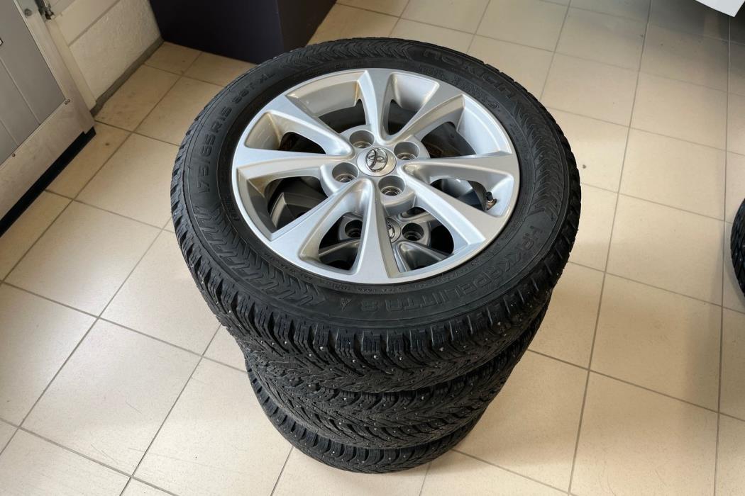 TOYOTA Yaris 2018