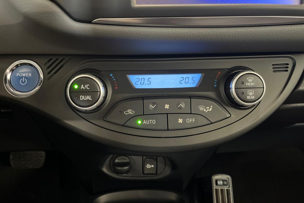 TOYOTA Yaris 2018