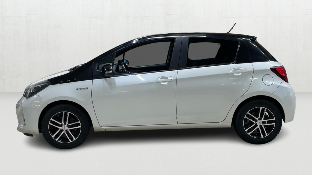 TOYOTA Yaris 2016