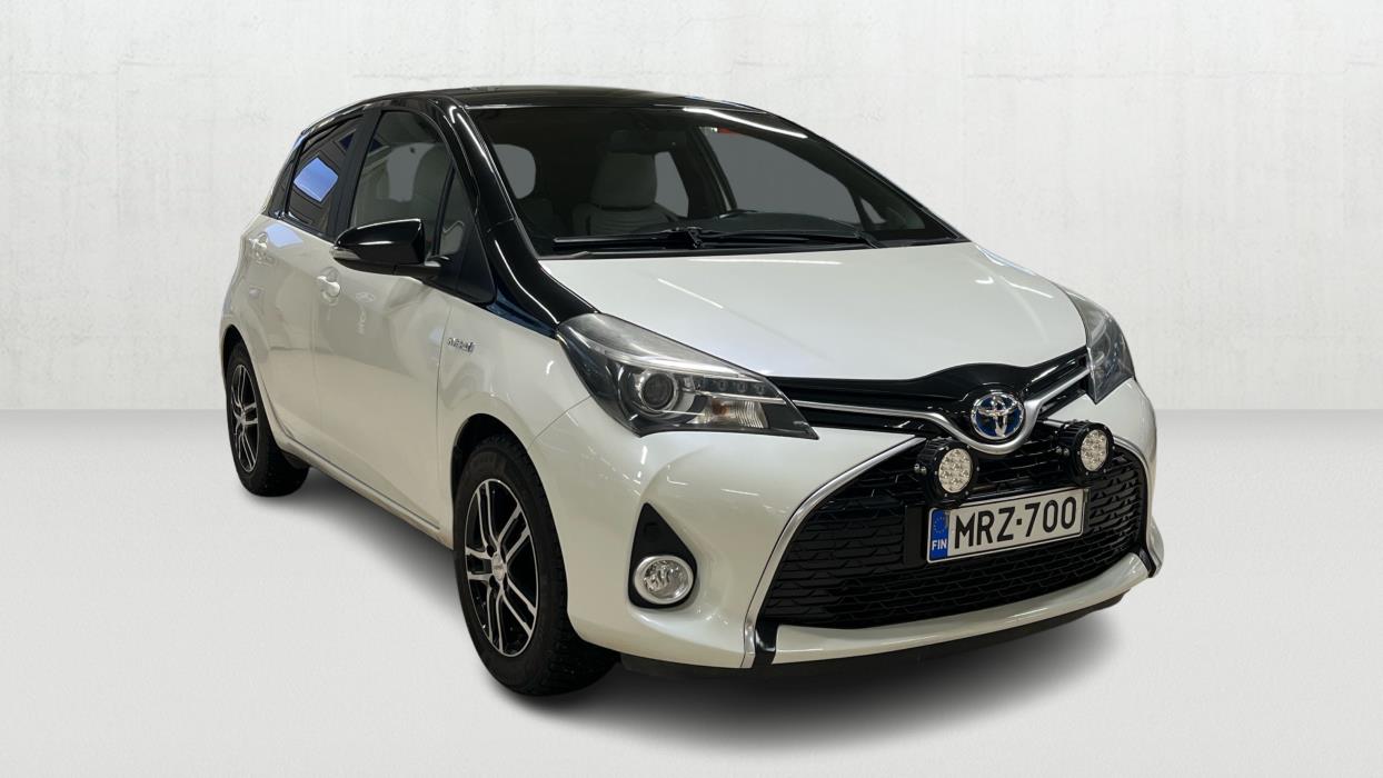TOYOTA Yaris 2016