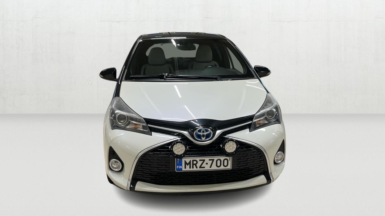 TOYOTA Yaris 2016