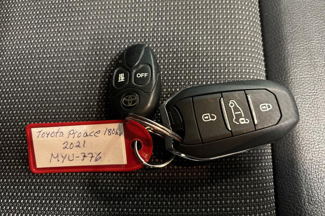 TOYOTA Proace 2021