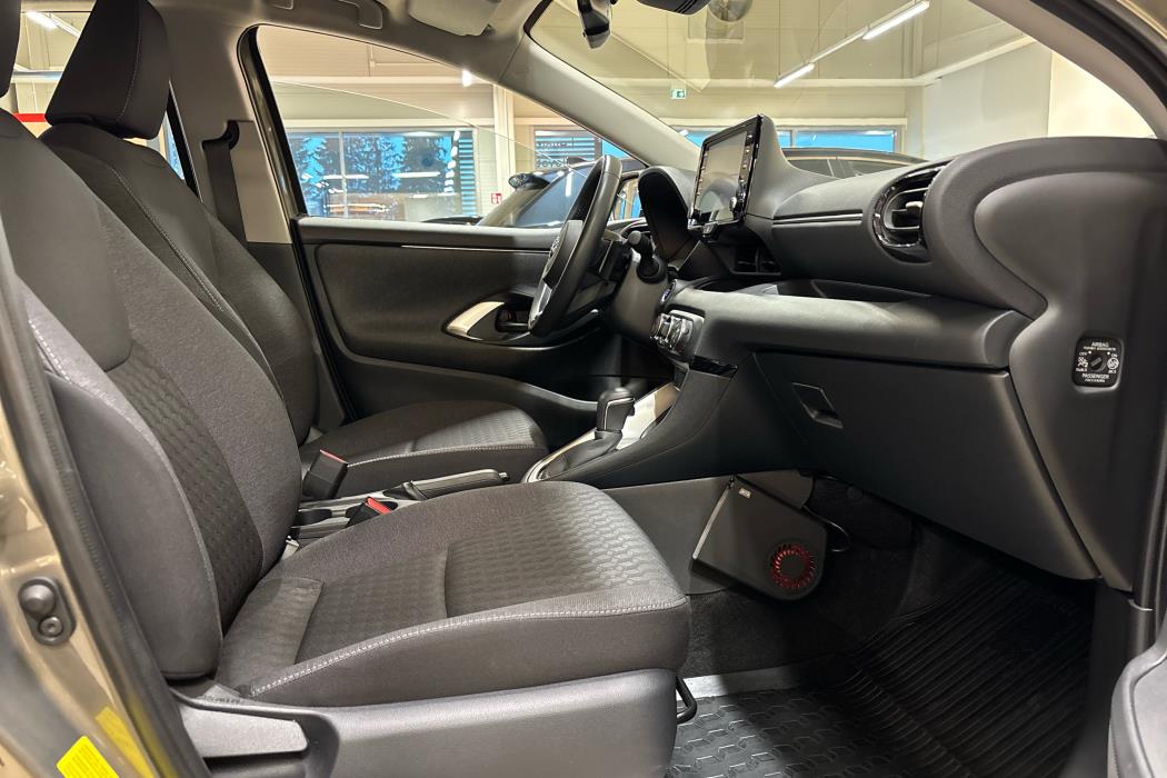 TOYOTA Yaris 2021