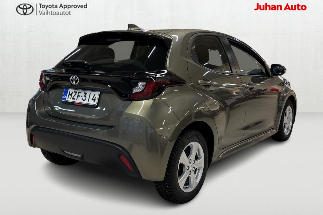TOYOTA Yaris 2021