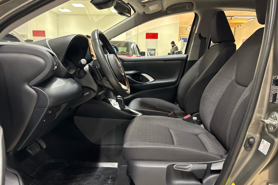 TOYOTA Yaris 2021