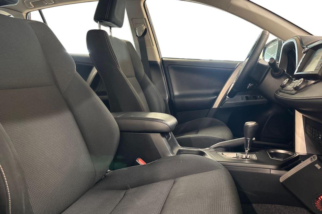 TOYOTA RAV4 2018