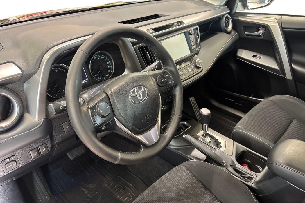 TOYOTA RAV4 2018