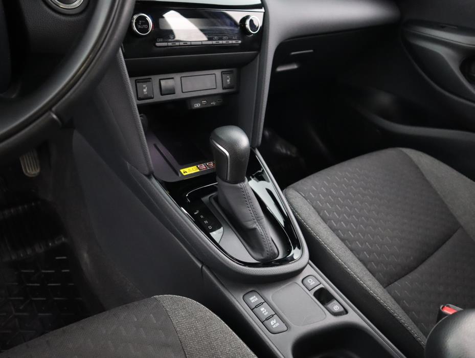 TOYOTA Yaris Cross 2024