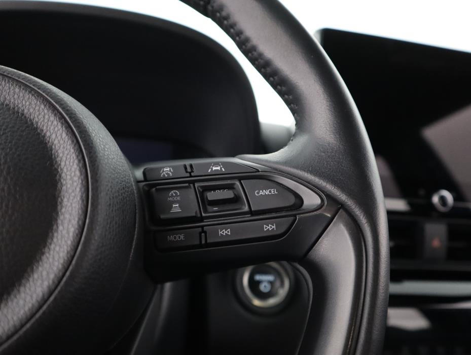 TOYOTA Yaris Cross 2024