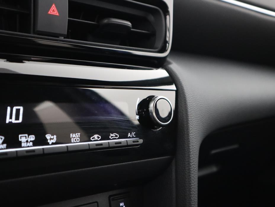 TOYOTA Yaris Cross 2024