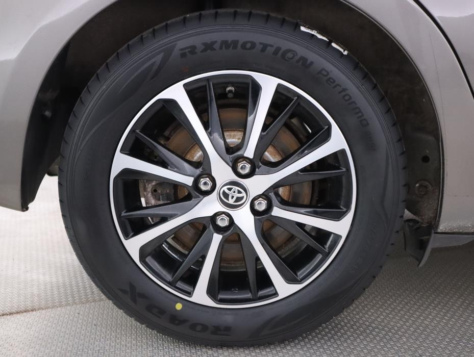 TOYOTA Yaris 2018
