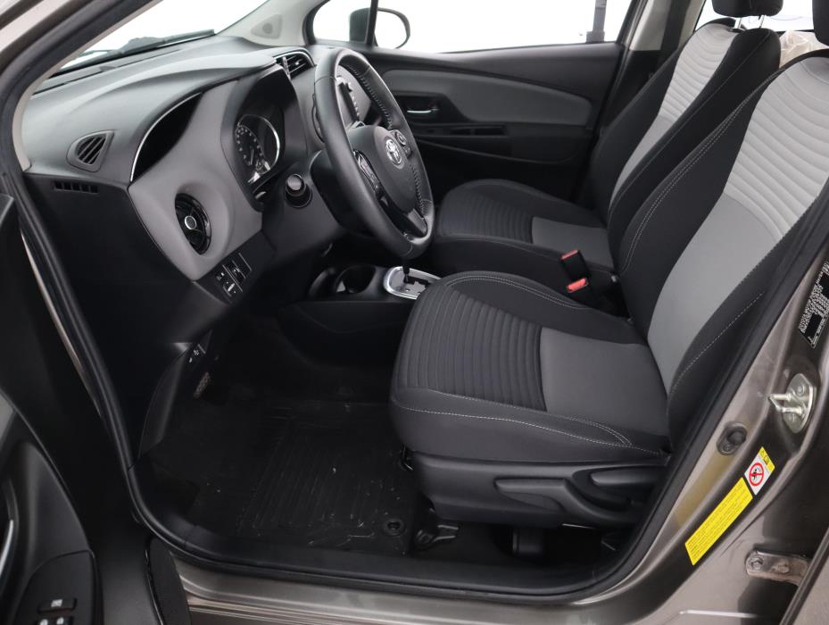 TOYOTA Yaris 2018
