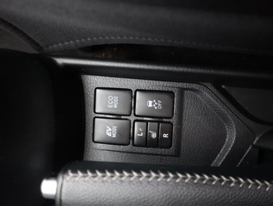 TOYOTA Yaris 2018