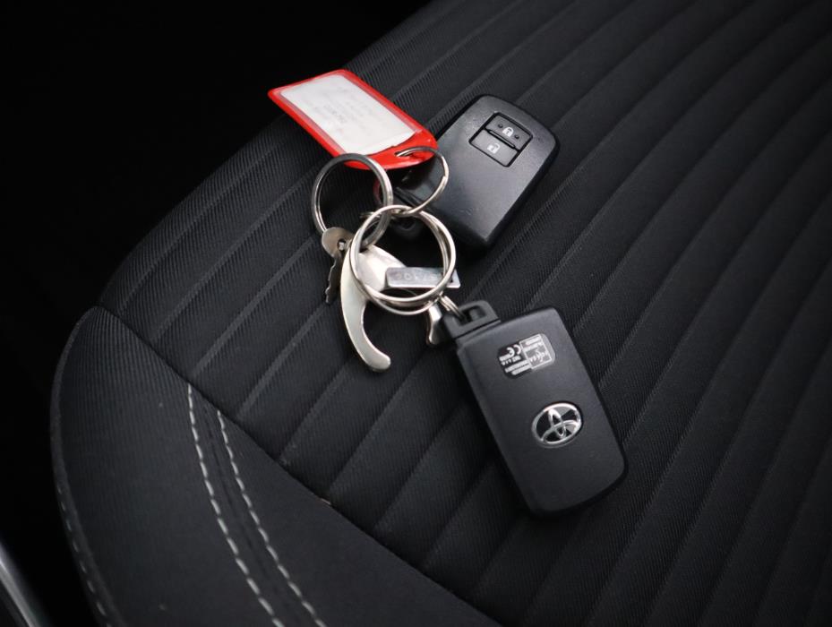 TOYOTA Yaris 2018