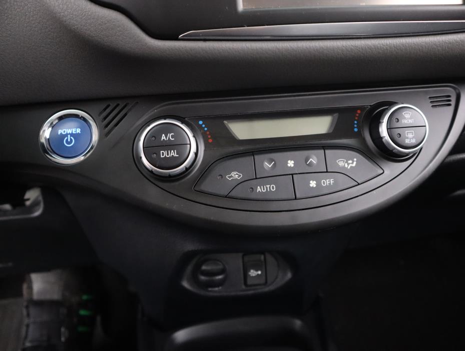 TOYOTA Yaris 2018