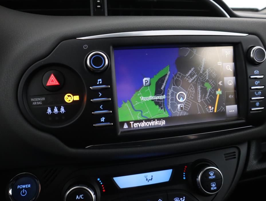 TOYOTA Yaris 2018