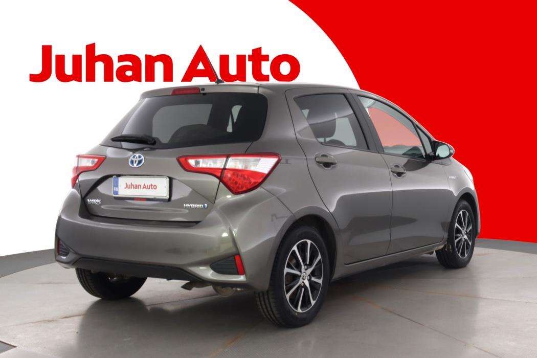 TOYOTA Yaris 2018