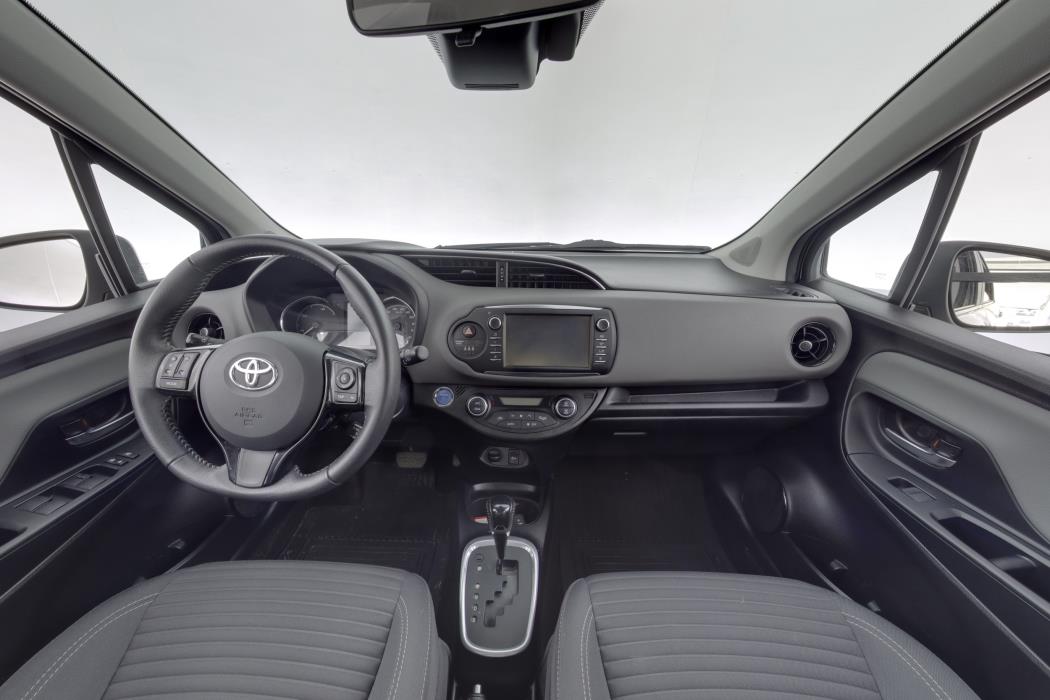 TOYOTA Yaris 2018