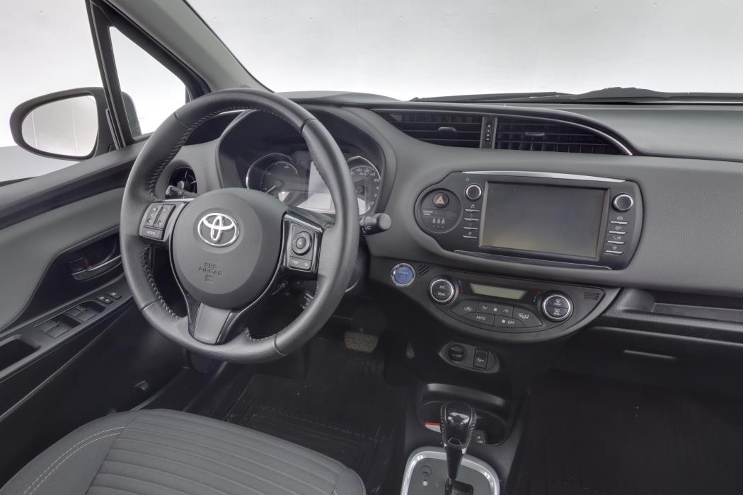 TOYOTA Yaris 2018
