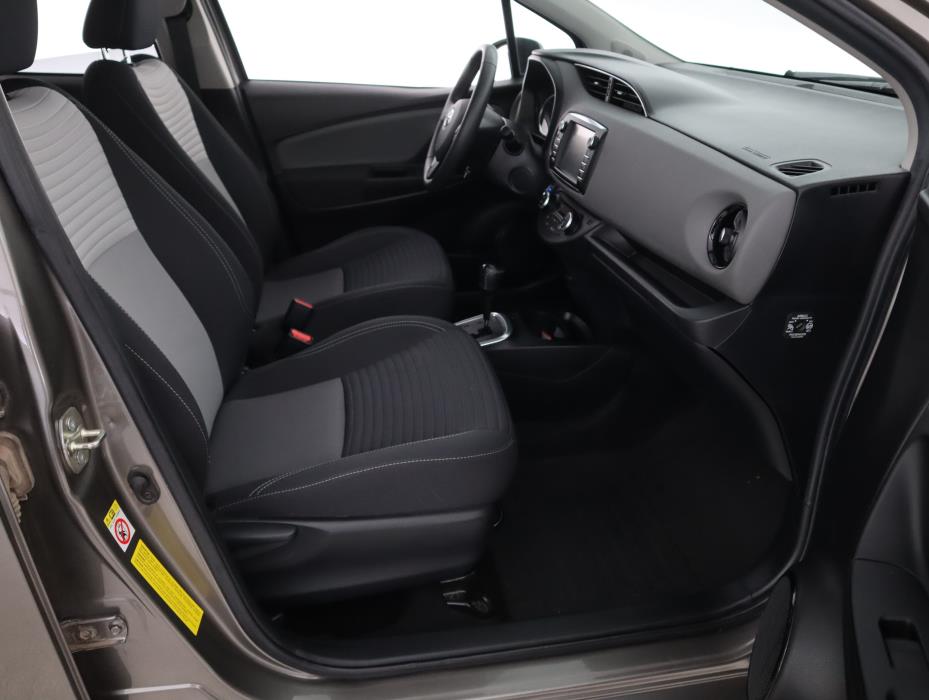 TOYOTA Yaris 2018