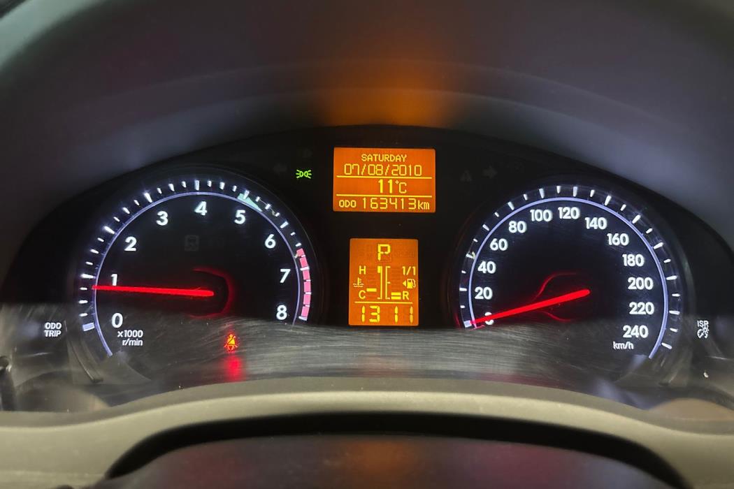 TOYOTA Avensis 2013
