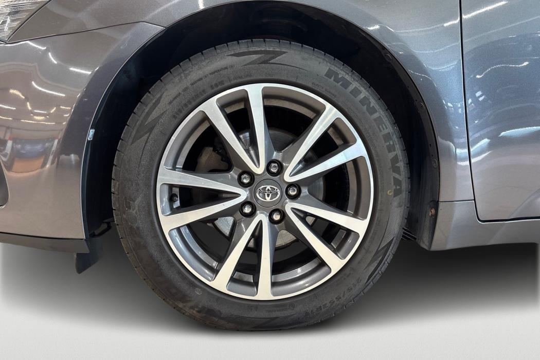 TOYOTA Avensis 2013