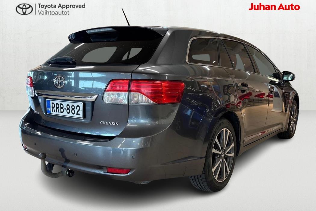 TOYOTA Avensis 2013