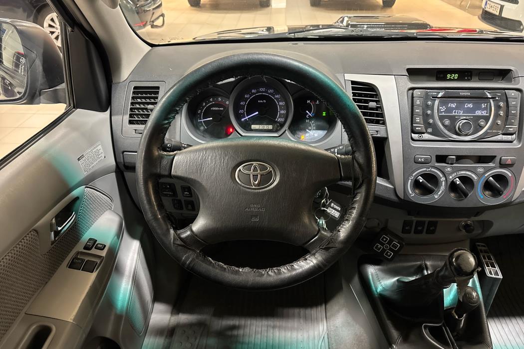 TOYOTA Hilux 2010