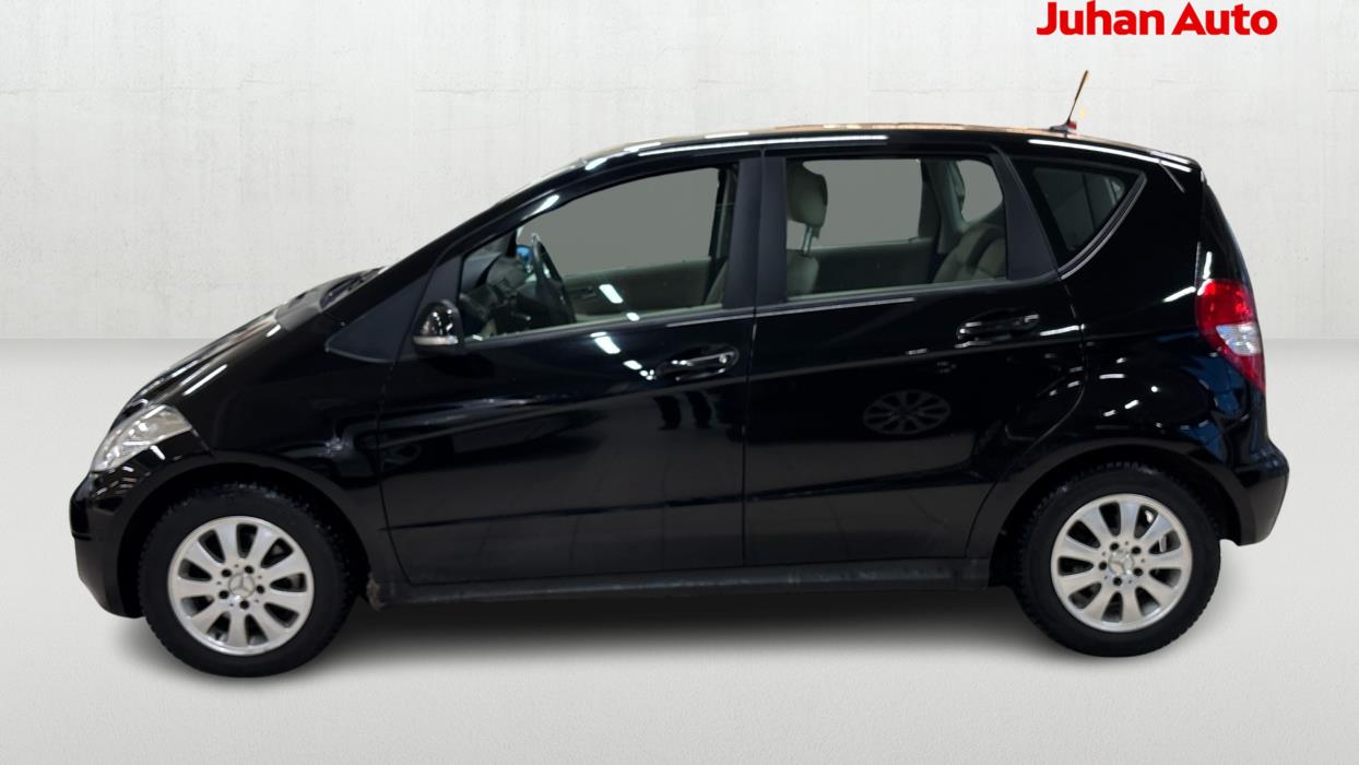 MERCEDES-BENZ A 2011