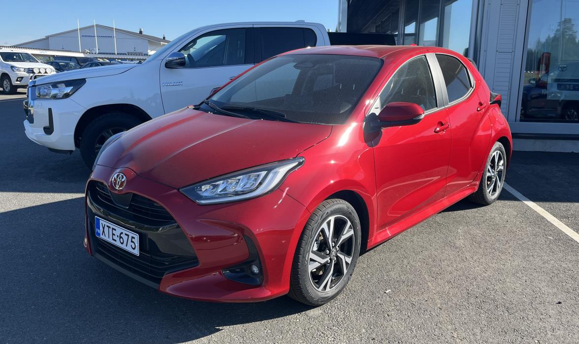 TOYOTA Yaris 2025