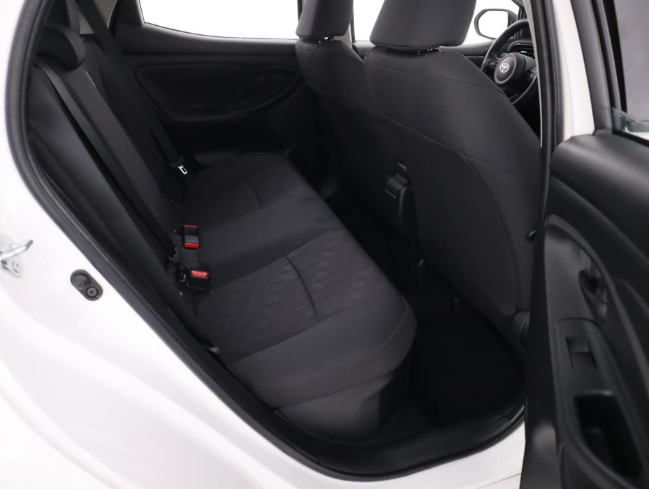 TOYOTA Yaris 2025