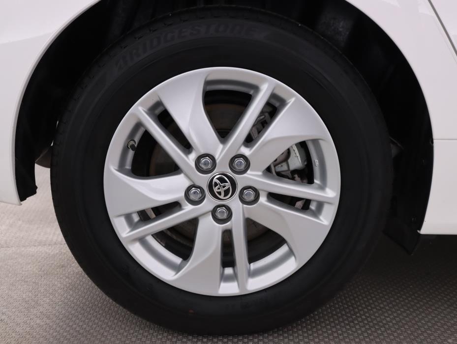 TOYOTA Yaris 2025