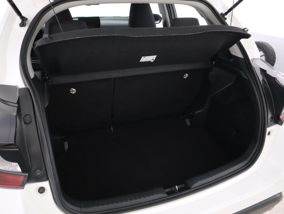 TOYOTA Yaris 2025