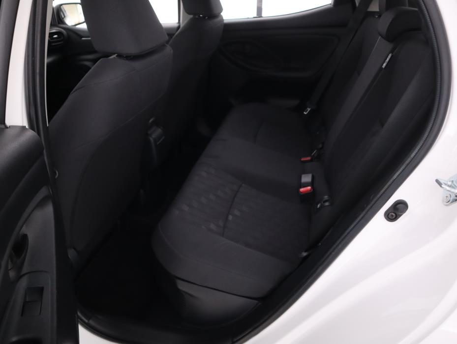 TOYOTA Yaris 2025