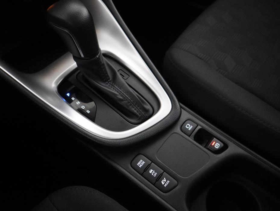TOYOTA Yaris 2025