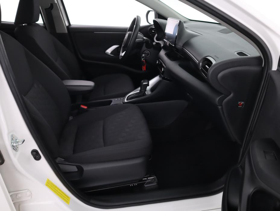TOYOTA Yaris 2025