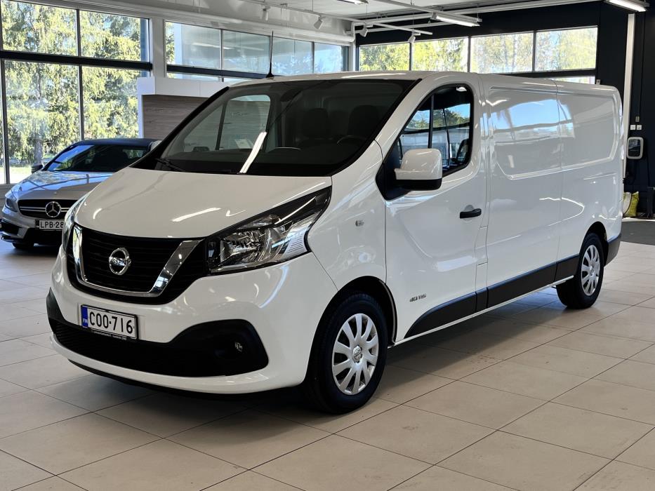 Nissan NV300 2021